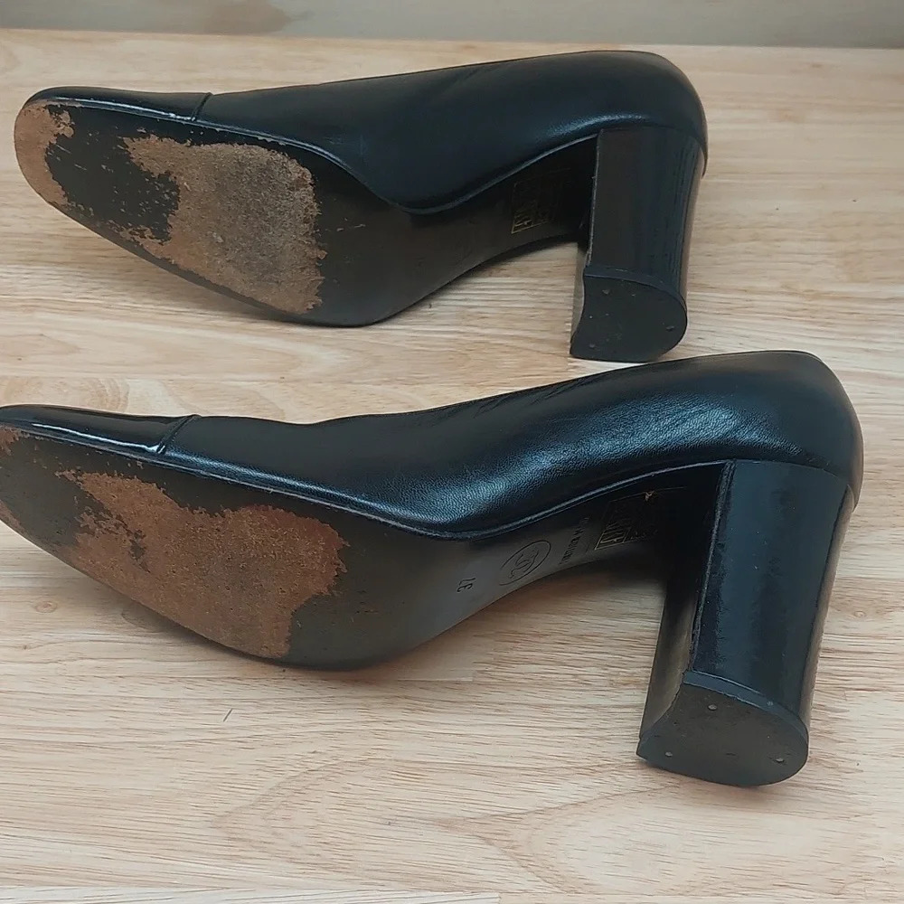 COCO CHANEL Black leather/patent Block heels CC logo EU 37 US 6.5-7 READ⬇️ - Picture 10 of 15